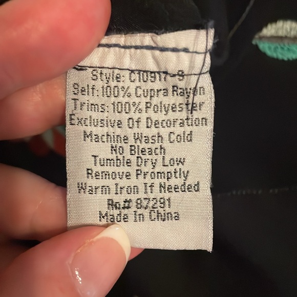 Johnny Was embroidered blouse - Picture 7 of 8